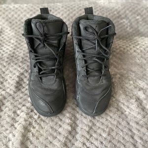 Kids Jordan’s all black 12s good condition